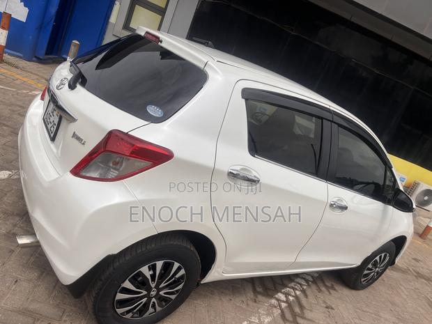 Toyota Vitz 1.3 AWD 5dr 2013 White