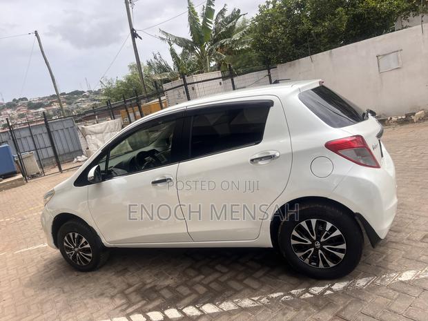 Toyota Vitz 1.3 AWD 5dr 2013 White