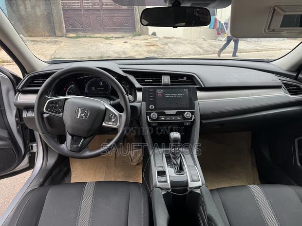 Honda Civic LX Sedan 2020 Silver