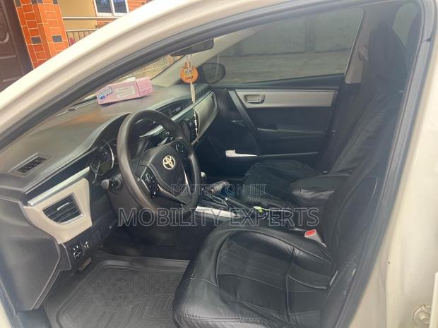 Toyota Corolla 2014 White
