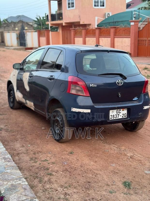 Toyota Vitz 2010 Black