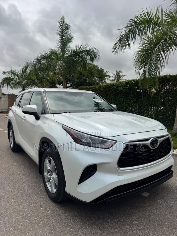 Toyota Highlander LE AWD 2020 White