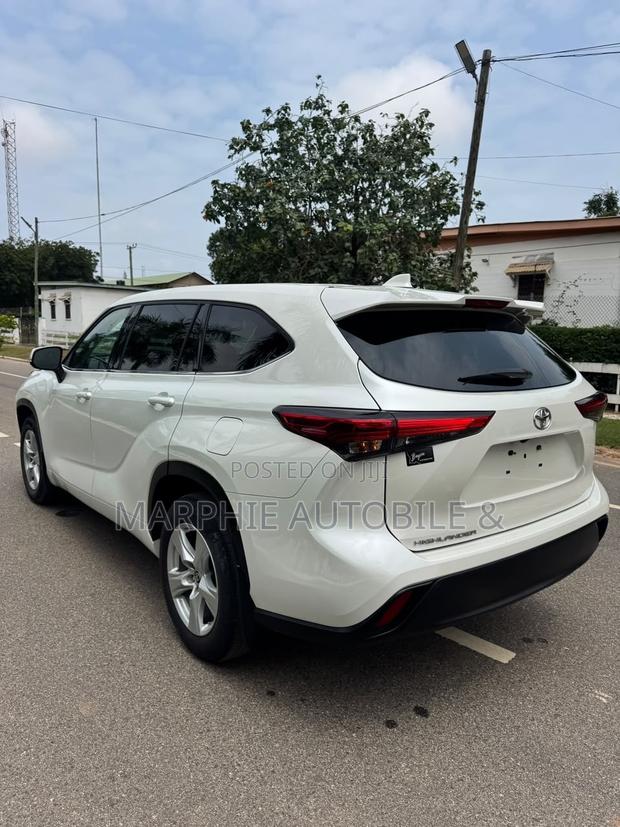 Toyota Highlander LE AWD 2020 White