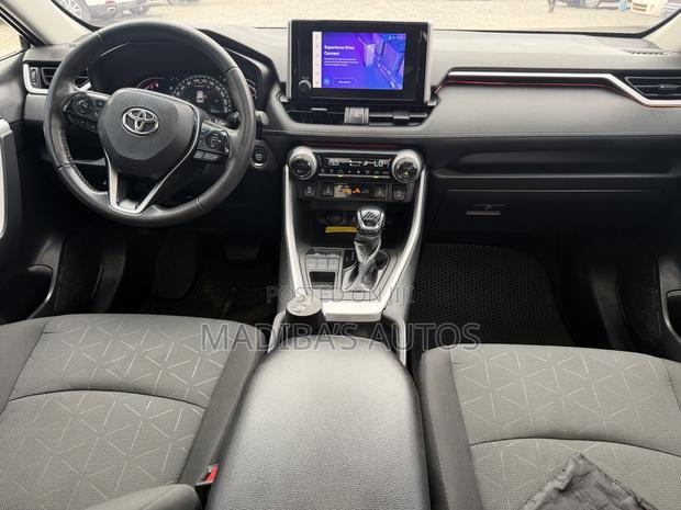 Toyota RAV4 XLE AWD 2023 Black