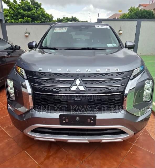 Mitsubishi Outlander 2024 Gray