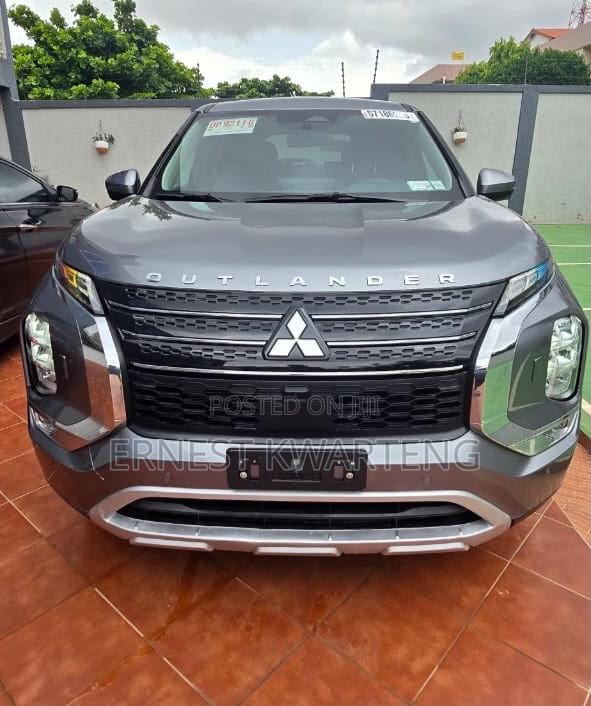Mitsubishi Outlander 2024 Gray