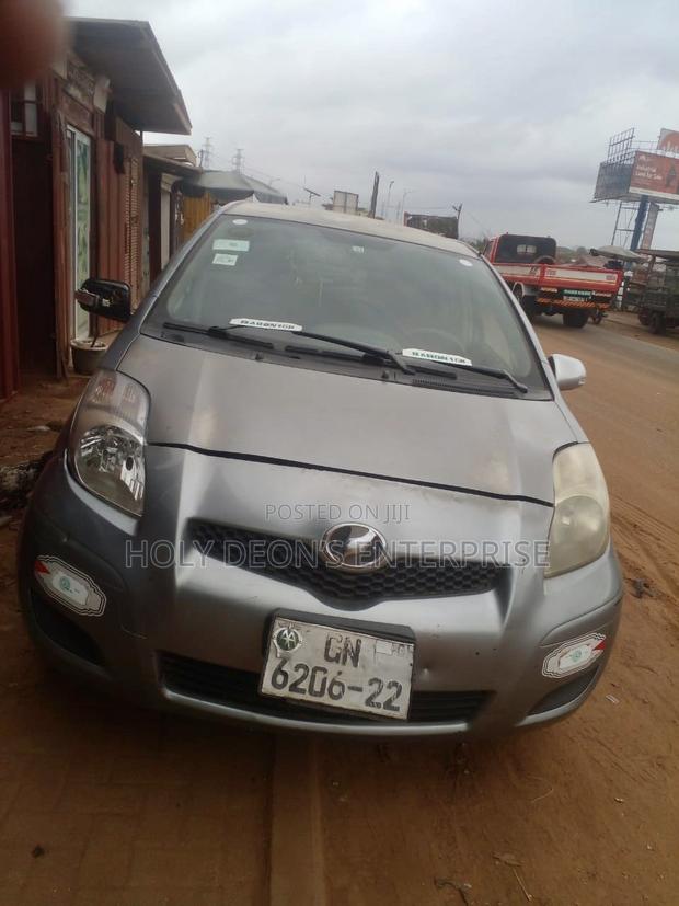 Toyota Vitz 1.3 AWD 5dr 2010 Silver