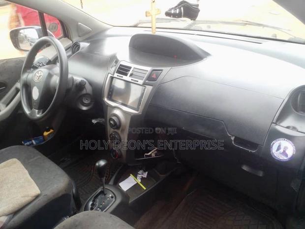 Toyota Vitz 1.3 AWD 5dr 2010 Silver