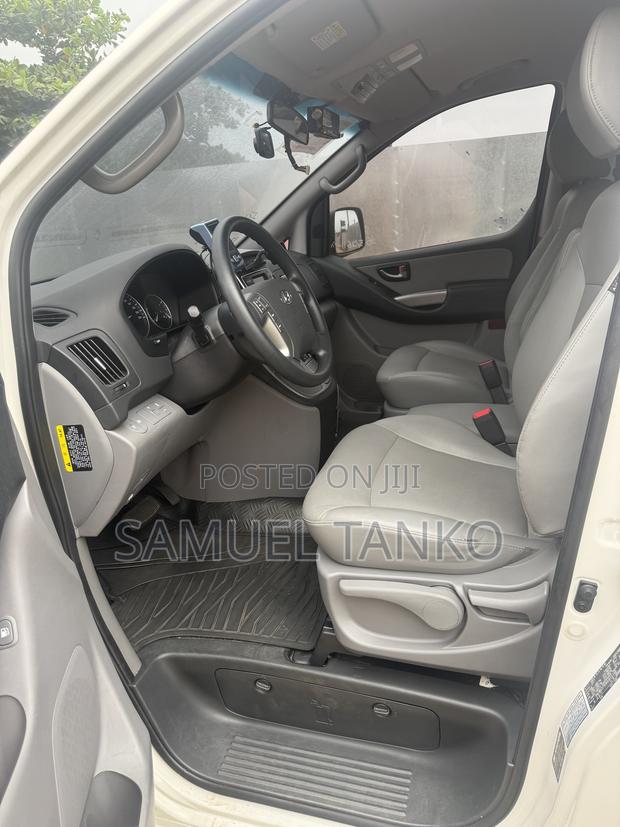 Hyundai H200 2017 White