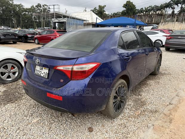 Toyota Corolla 2015 Blue