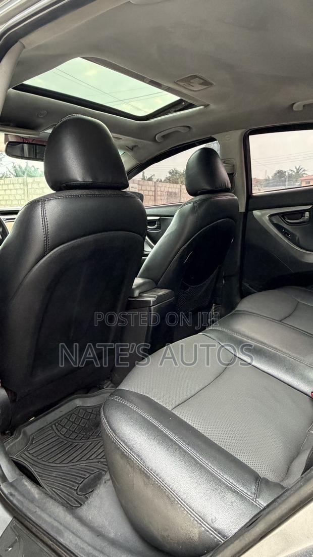 Hyundai Elantra Limited Sedan FWD (1.8L 4cyl 6A) 2013