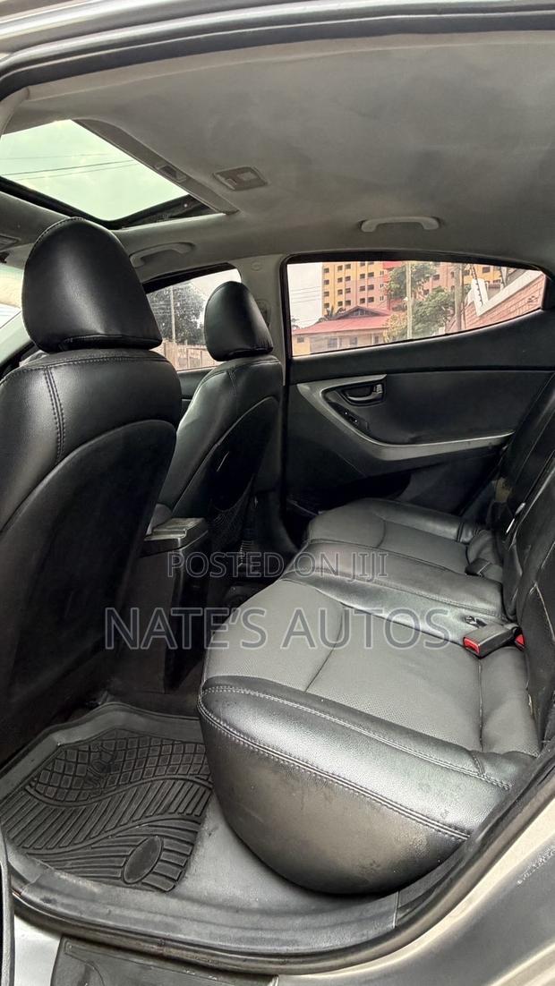 Hyundai Elantra Limited Sedan FWD (1.8L 4cyl 6A) 2013