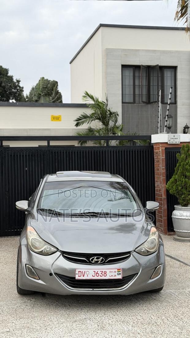 Hyundai Elantra Limited Sedan FWD (1.8L 4cyl 6A) 2013