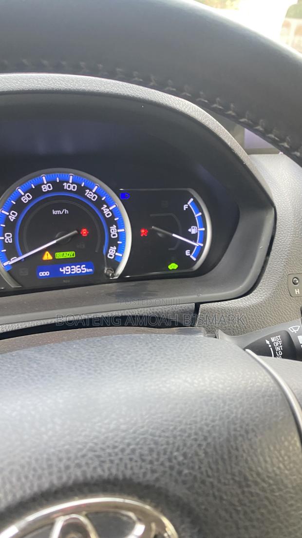 Toyota Noah 1.8 FWD Hybrid (7 seater) 2014 Gray