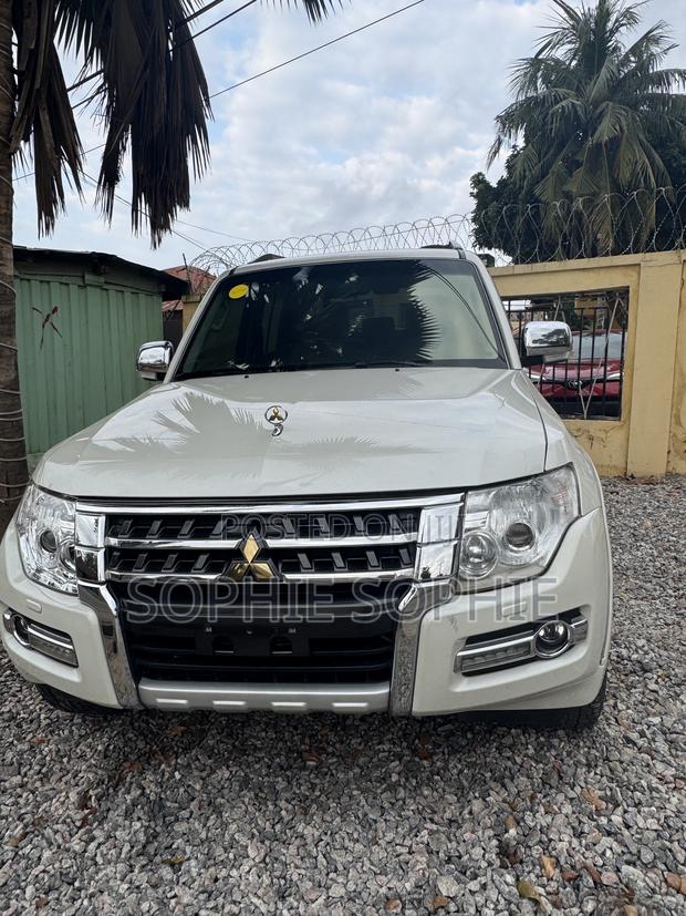Mitsubishi Pajero V90 3.0 V6 GLS/GLX 2020 Gold