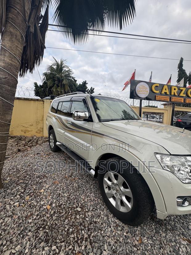 Mitsubishi Pajero V90 3.0 V6 GLS/GLX 2020 Gold