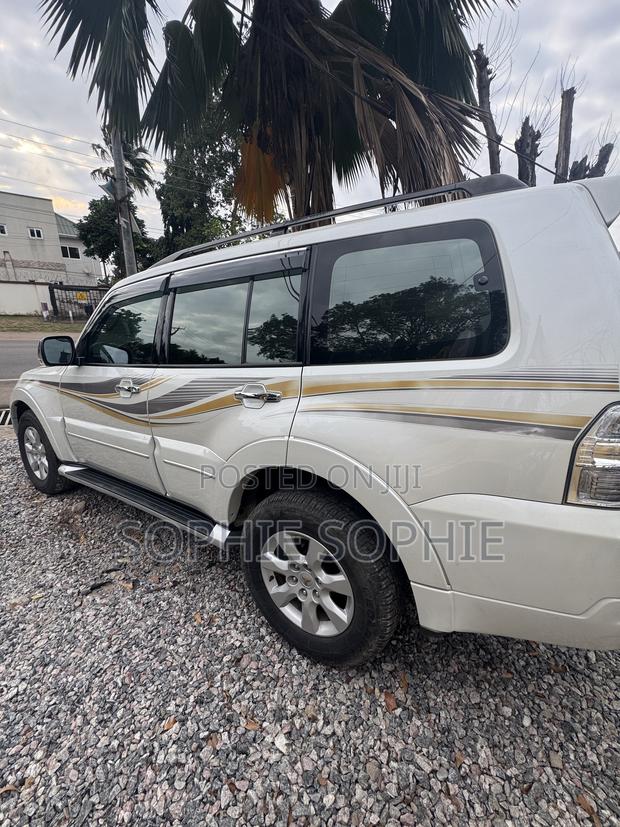 Mitsubishi Pajero V90 3.0 V6 GLS/GLX 2020 Gold