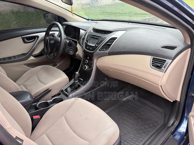 Hyundai Elantra Limited Sedan FWD (1.8L 4cyl 6A) 2016 Blue