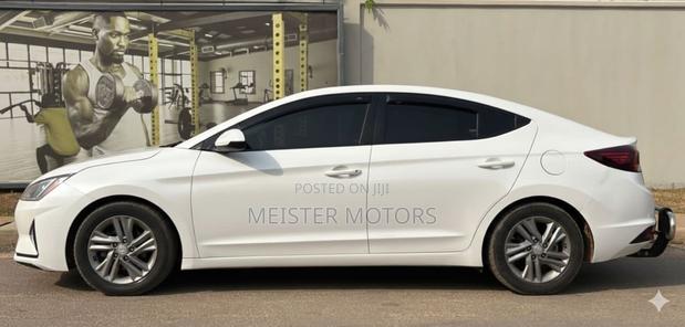 Hyundai Elantra 2019 White