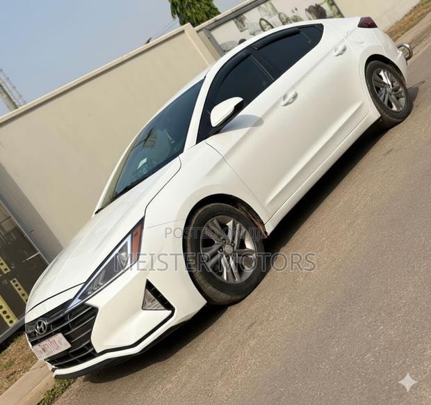Hyundai Elantra 2019 White