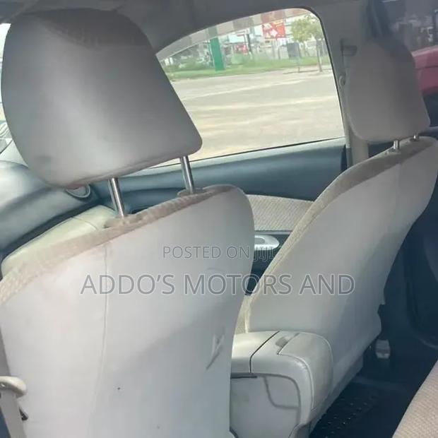 Toyota Belta 2010 Gold
