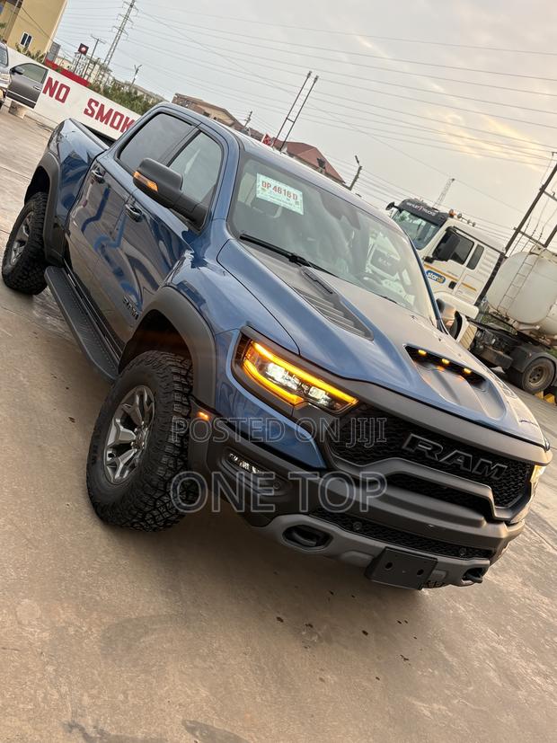 RAM 1500 TRX Crew Cab 4WD SB 2024 Blue