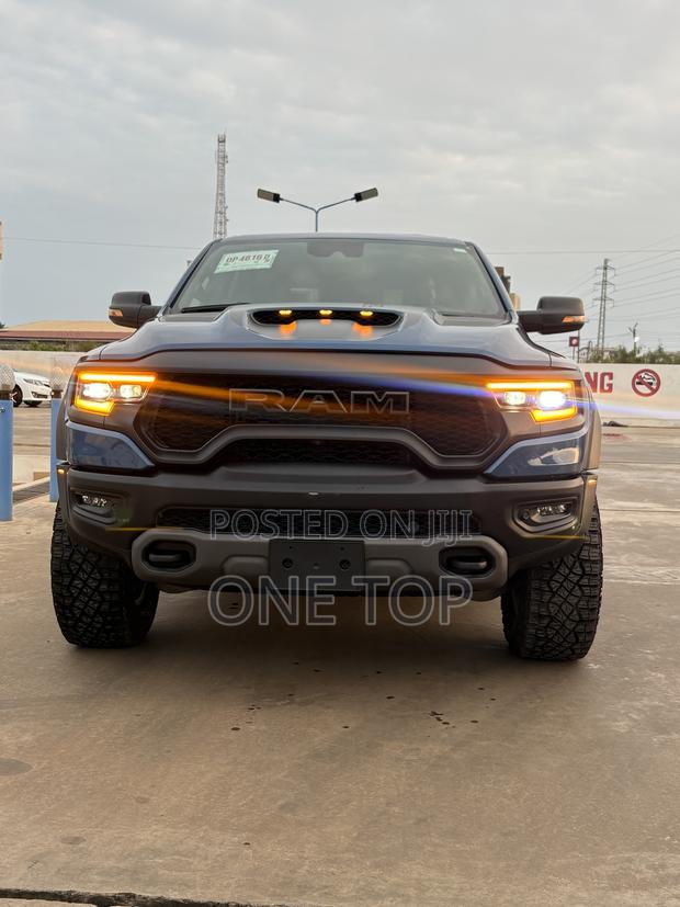 RAM 1500 TRX Crew Cab 4WD SB 2024 Blue