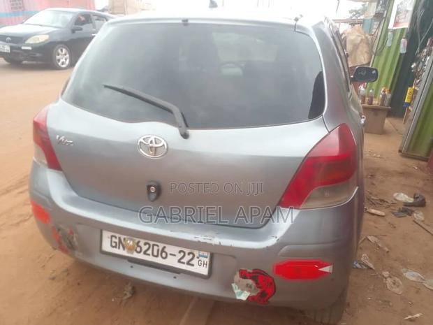 Toyota Vitz 2010 Gray