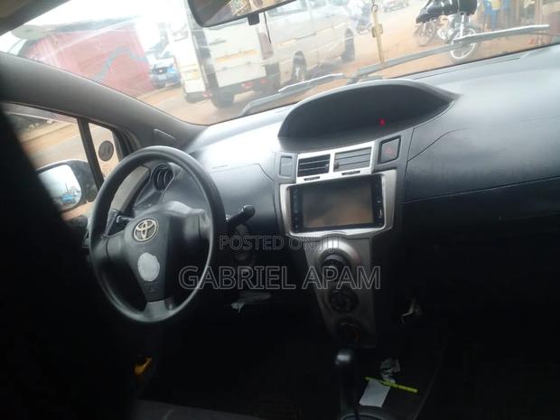 Toyota Vitz 2010 Gray