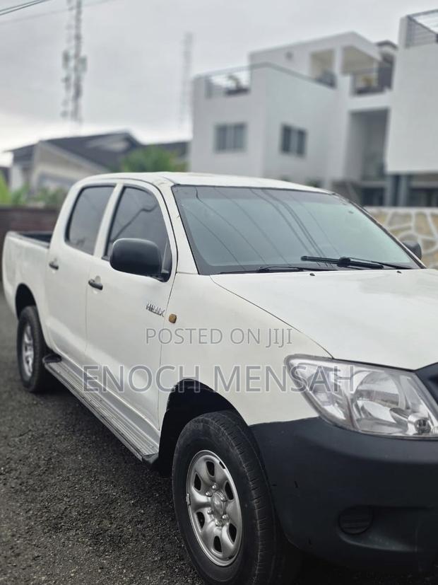Toyota Hilux 2.5 D-4D 4X4 SRX 2009 Gray