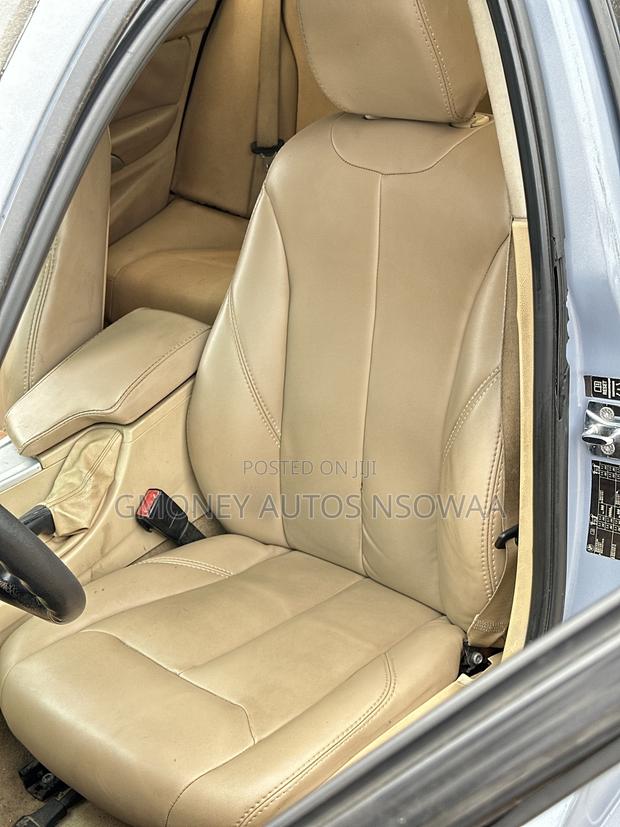 BMW 328i 2011