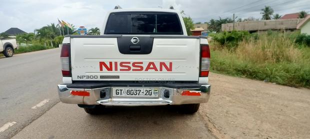 Nissan Hardbody 2019 White