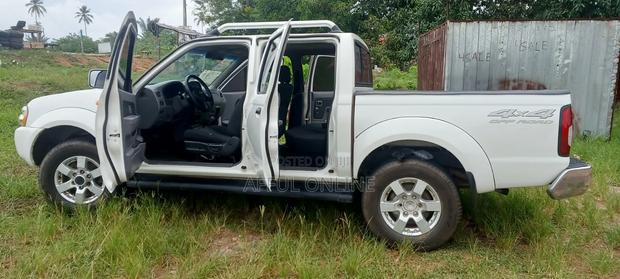 Nissan Hardbody 2019 White