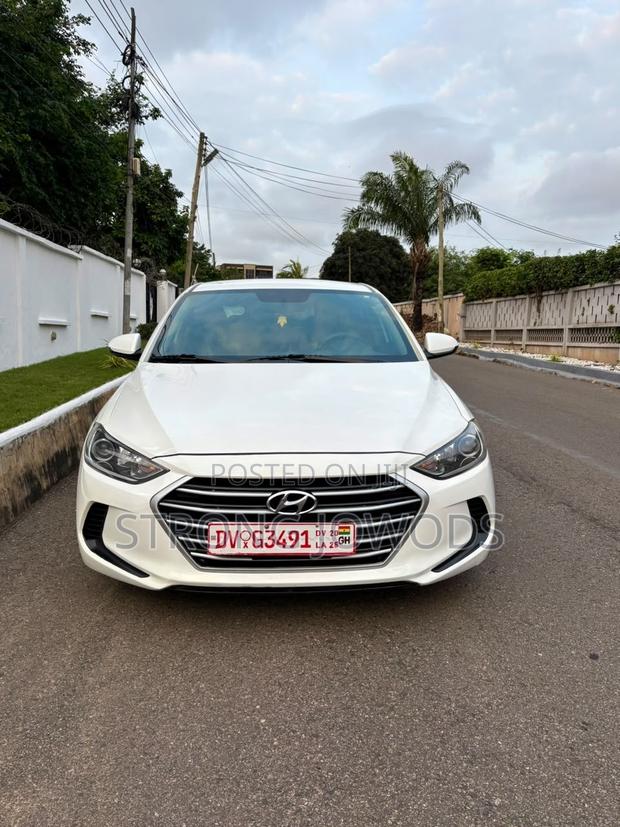 Hyundai Elantra Limited Sedan FWD (2.0L 4cyl 6A) 2017 White