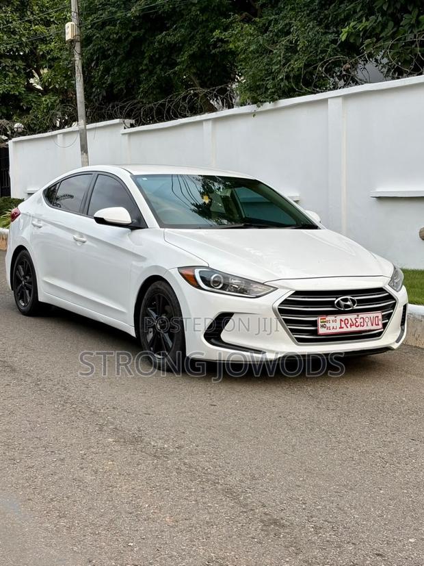 Hyundai Elantra Limited Sedan FWD (2.0L 4cyl 6A) 2017 White