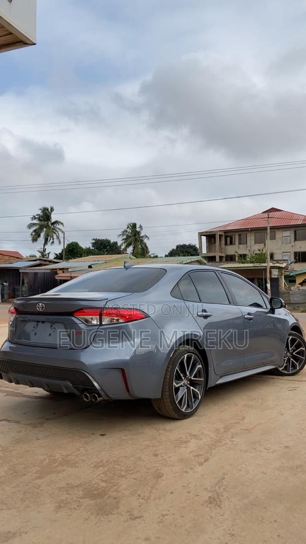 Toyota Corolla SE 2021 Blue