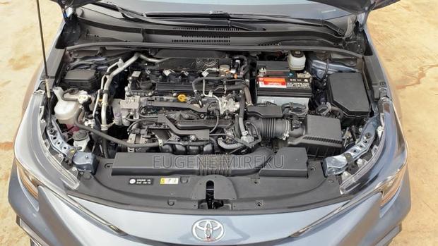 Toyota Corolla SE 2021 Blue