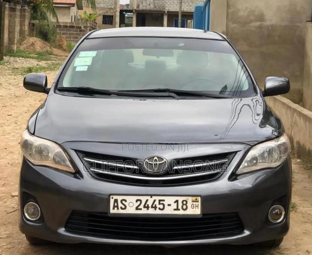 Toyota Corolla LE 4dr Sedan (1.8L 4cyl 4A) 2013 Gray