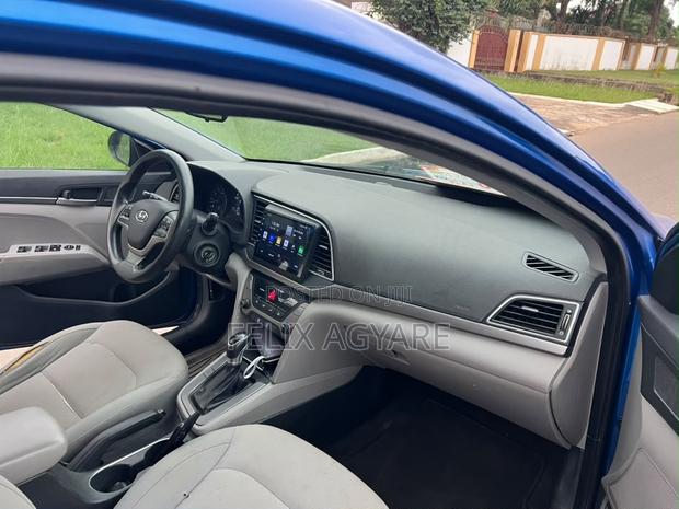Hyundai Elantra 2017 Blue