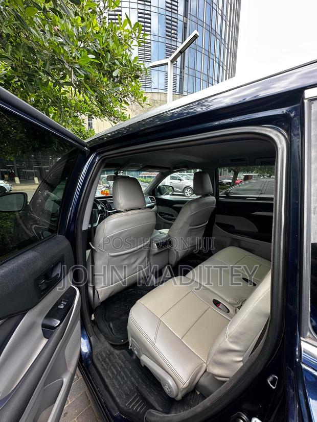 Toyota Highlander LE 4x2 (2.7L 4cyl 6A) 2018 Blue