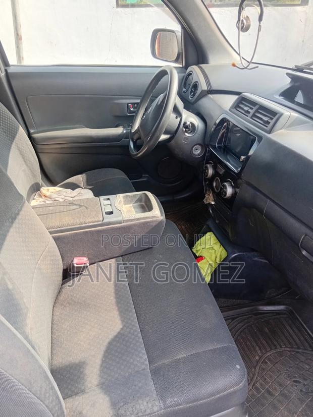 Daihatsu Cuore 2006 Brown