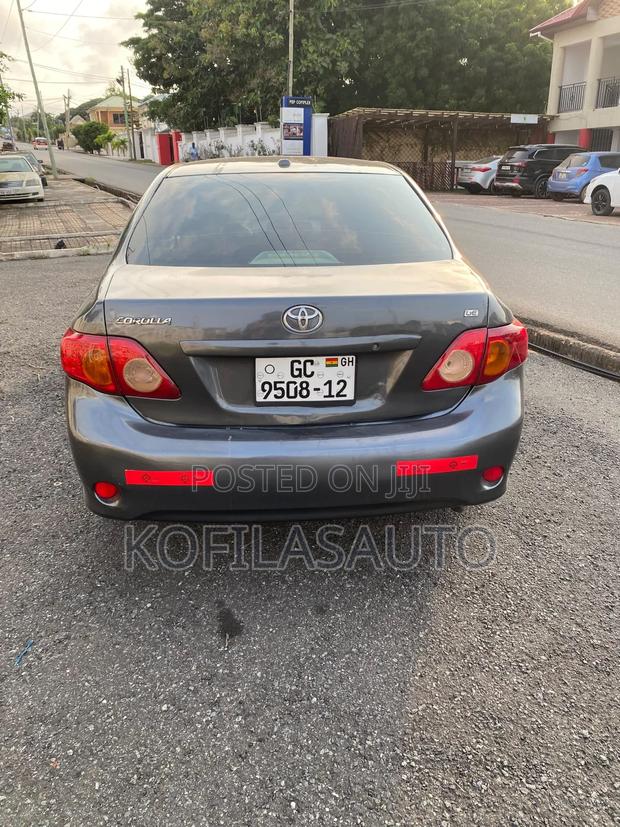 Toyota Corolla 2010 Gray