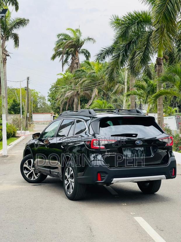 Subaru Outback Premium 2022 Black