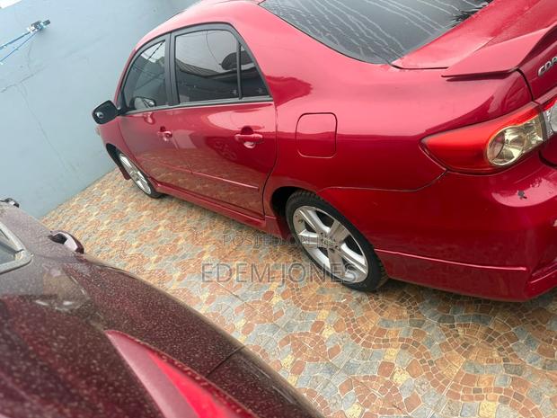 Toyota Corolla 2013 Red