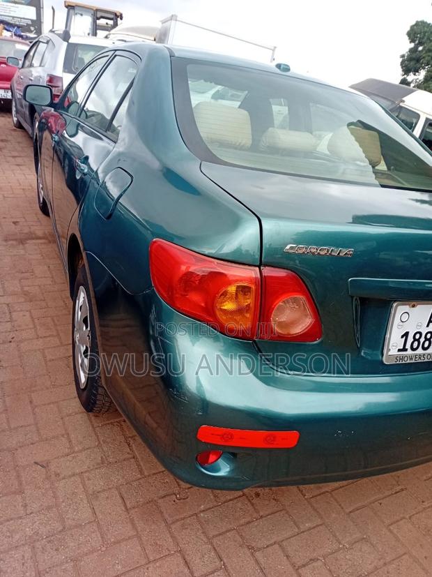 Toyota Corolla 2010 Green