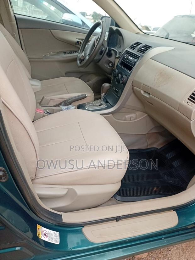 Toyota Corolla 2010 Green