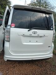 Toyota Voxy 2013 White for sale