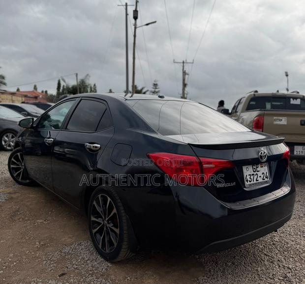 Toyota Corolla XSE (1.8L 4cyl 2A) 2018 Black