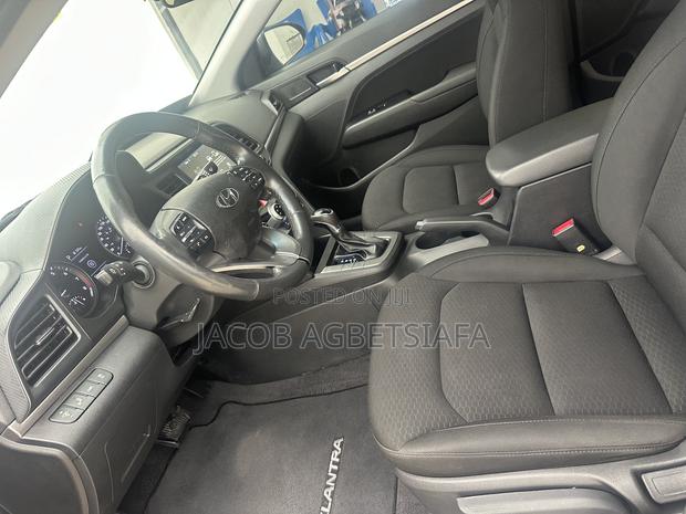 Hyundai Elantra SE 2020 Gray