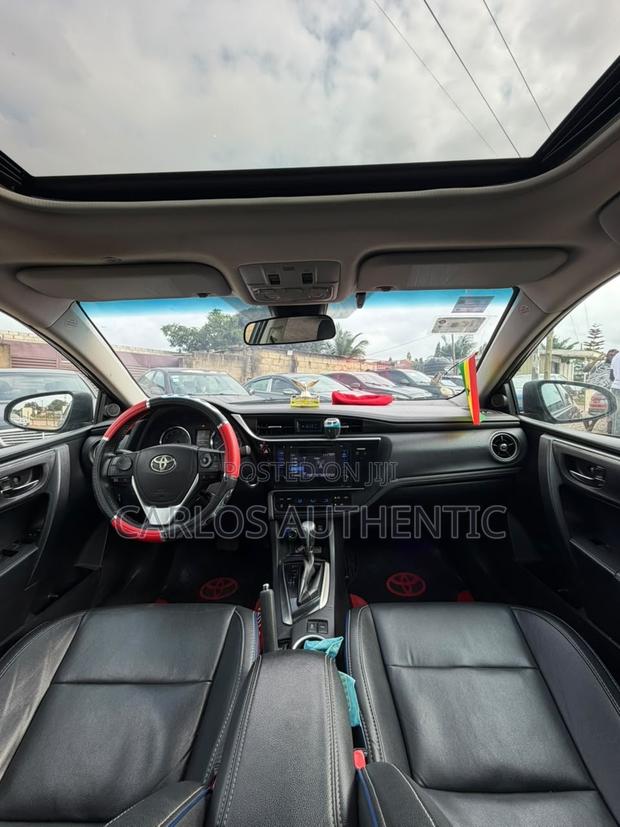 Toyota Corolla XSE (1.8L 4cyl 2A) 2018 Black